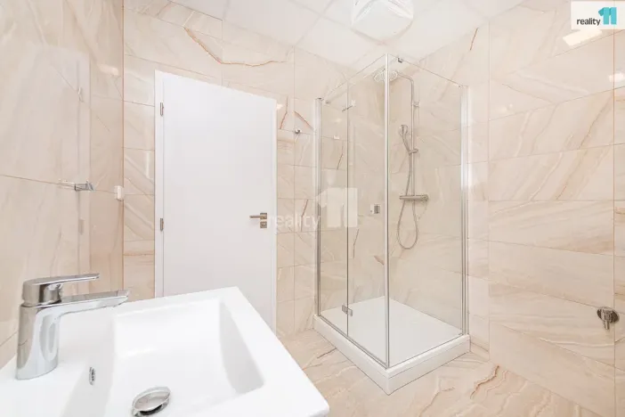 Pronájem bytu 1+kk, Praha - Vršovice, Smolenská, 48 m2