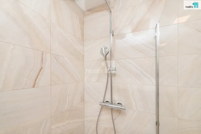 Pronájem bytu 1+kk, Praha - Vršovice, Smolenská, 48 m2