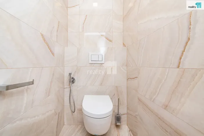 Pronájem bytu 1+kk, Praha - Vršovice, Smolenská, 48 m2