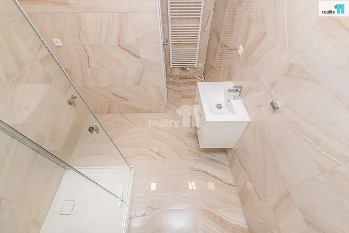 Pronájem bytu 1+kk, Praha - Vršovice, Smolenská, 48 m2
