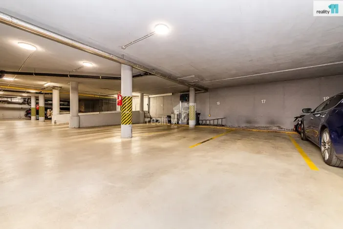 Pronájem bytu 1+kk, Praha - Vršovice, Smolenská, 48 m2