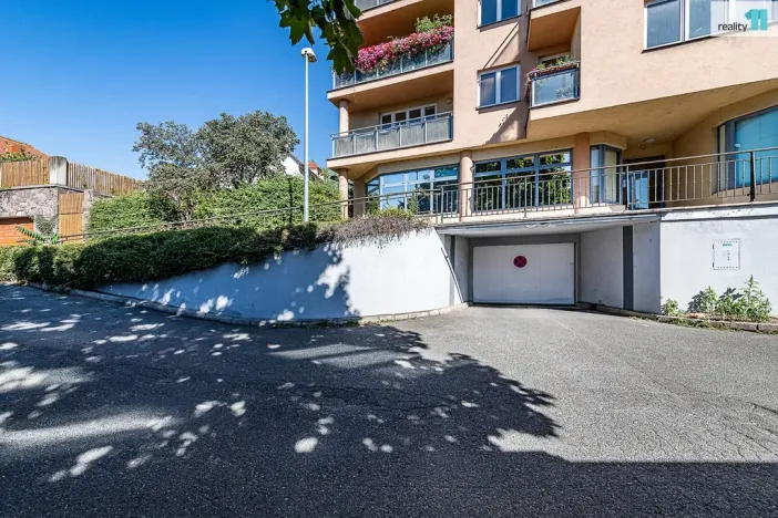 Pronájem bytu 1+kk, Praha - Vršovice, Smolenská, 48 m2