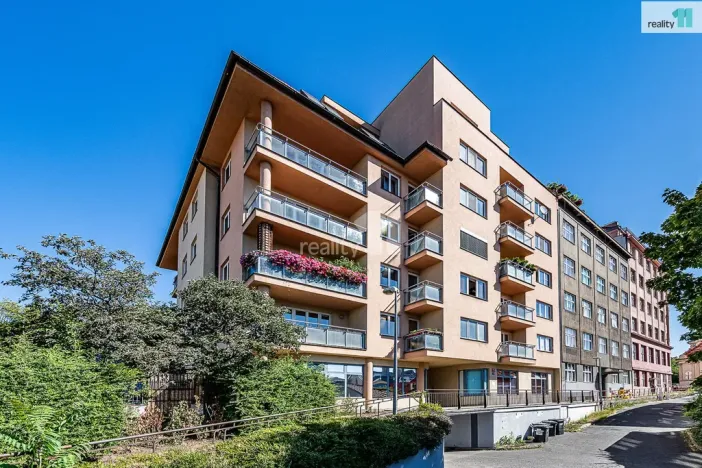 Pronájem bytu 1+kk, Praha - Vršovice, Smolenská, 48 m2