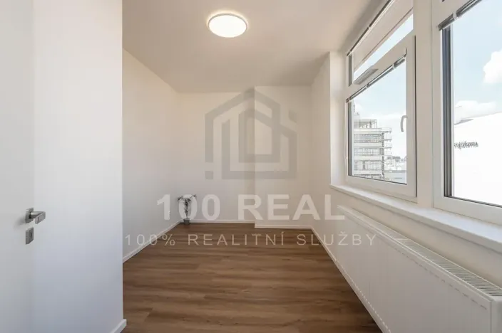 Pronájem bytu 2+kk, Pardubice, třída Míru, 44 m2