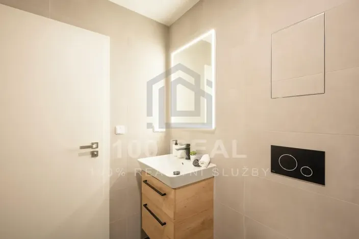 Pronájem bytu 2+kk, Pardubice, třída Míru, 44 m2