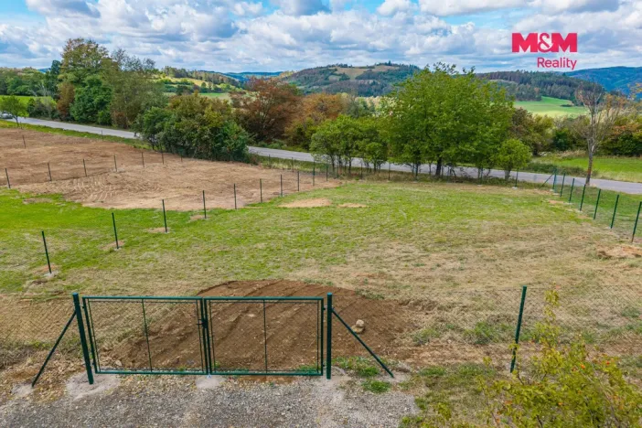 Pronájem zahrady, Milešov, 770 m2