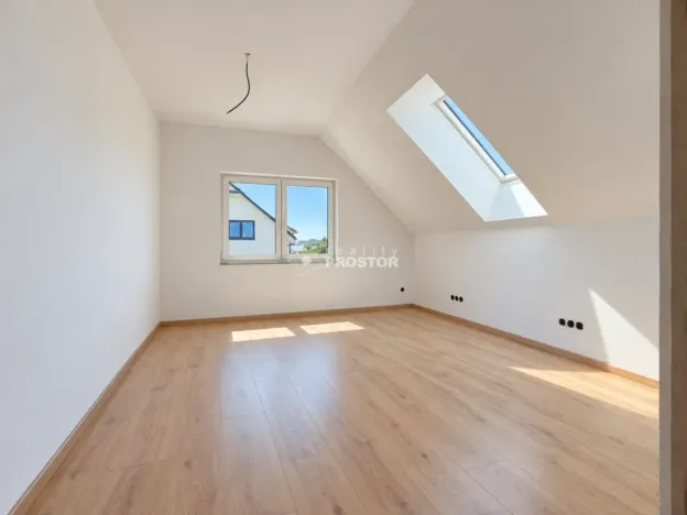 Prodej bytu 3+kk, Nučice, U zastávky, 99 m2
