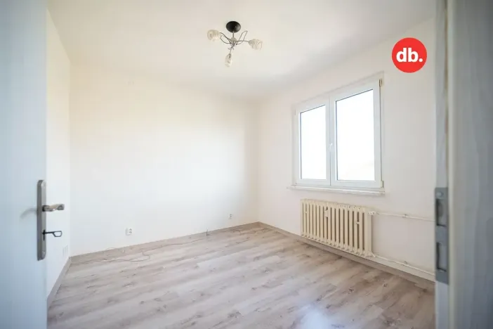 Pronájem bytu 2+1, Karlovy Vary, Krymská, 52 m2