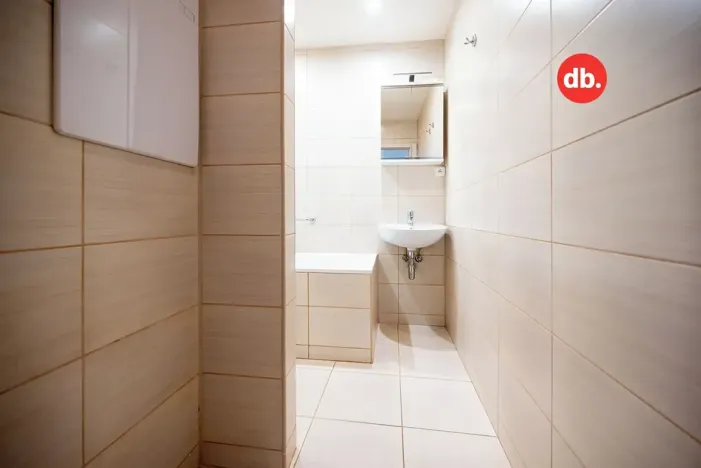 Pronájem bytu 2+1, Karlovy Vary, Krymská, 52 m2