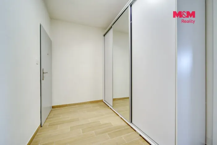 Pronájem bytu 2+kk, Plzeň - Jižní Předměstí, Poděbradova, 44 m2
