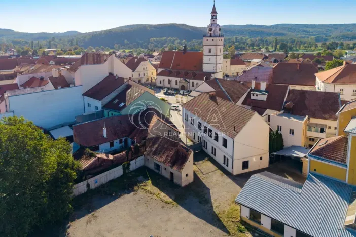 Prodej obchodního prostoru, Ivančice, Palackého náměstí, 1196 m2