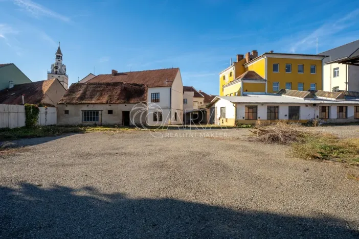 Prodej obchodního prostoru, Ivančice, Palackého náměstí, 1196 m2