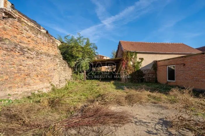 Prodej obchodního prostoru, Ivančice, Palackého náměstí, 1196 m2