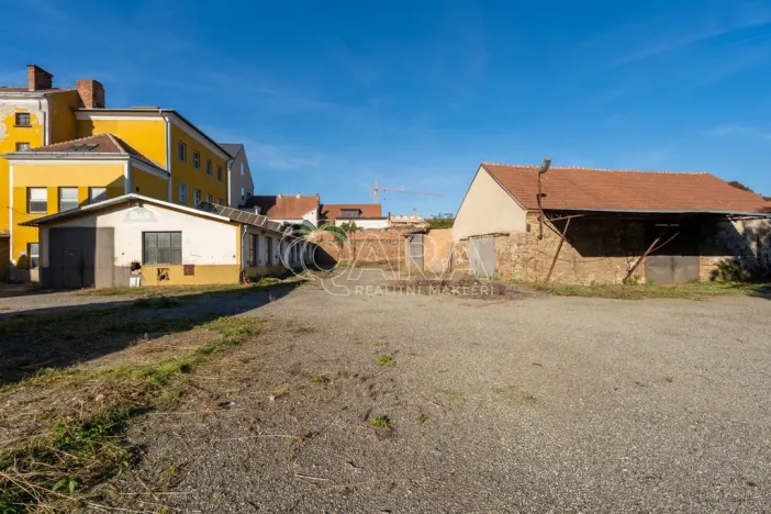 Prodej obchodního prostoru, Ivančice, Palackého náměstí, 1196 m2