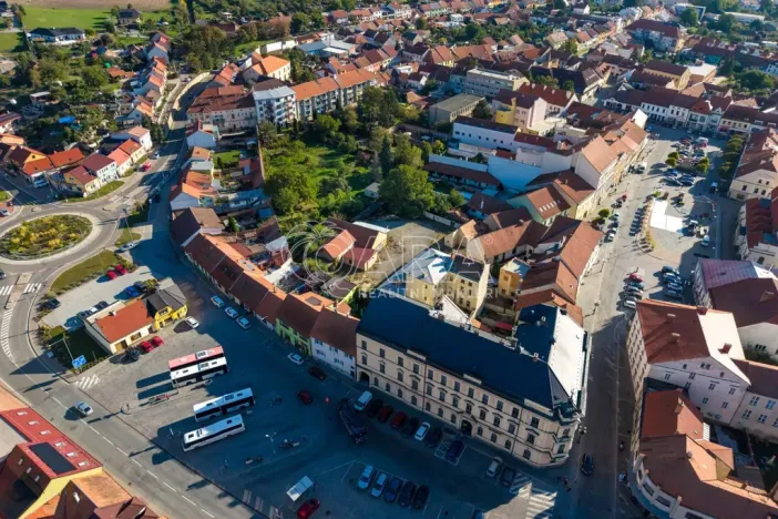 Prodej obchodního prostoru, Ivančice, Palackého náměstí, 1196 m2