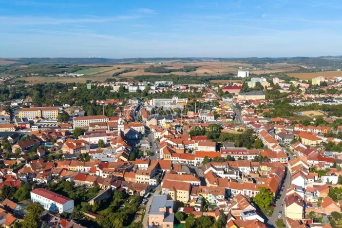 Prodej obchodního prostoru, Ivančice, Palackého náměstí, 1196 m2