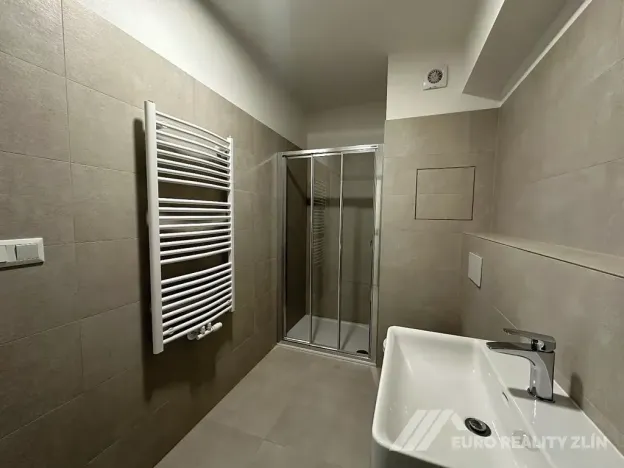 Pronájem bytu 1+kk, Otrokovice, Moravní, 26 m2