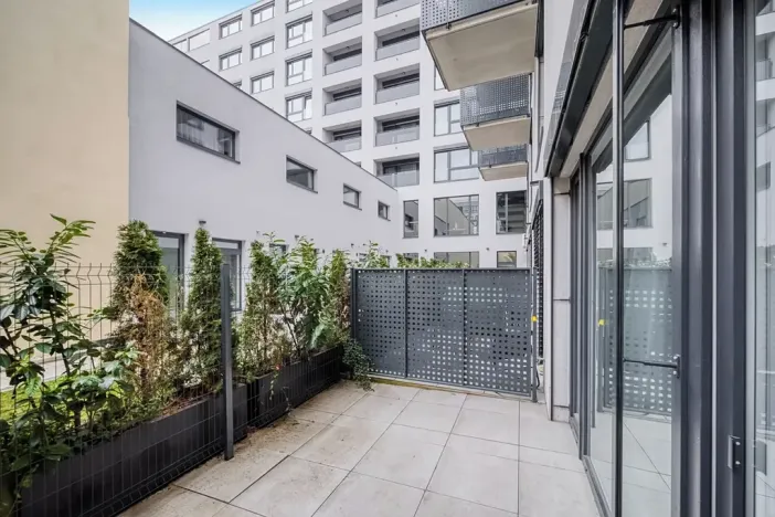 Pronájem bytu 1+kk, Praha - Karlín, Pernerova, 30 m2
