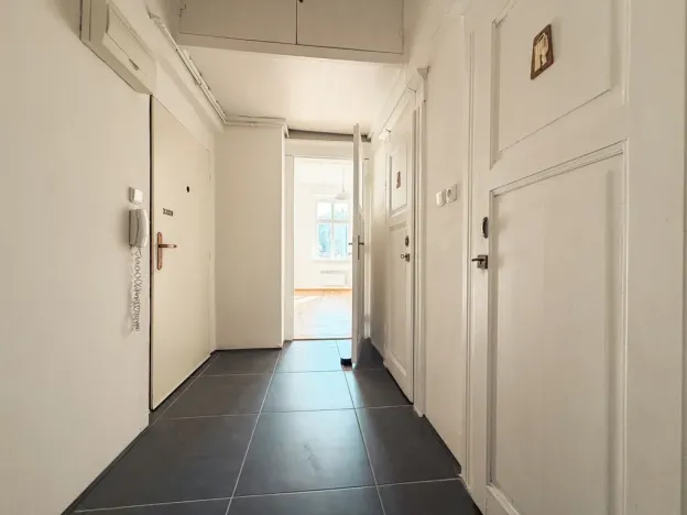 Pronájem bytu 1+1, Praha - Smíchov, Holečkova, 38 m2