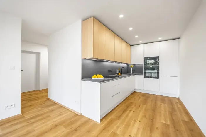 Prodej bytu 3+kk, 67 m², Bruslařská, Praha, Hostivař