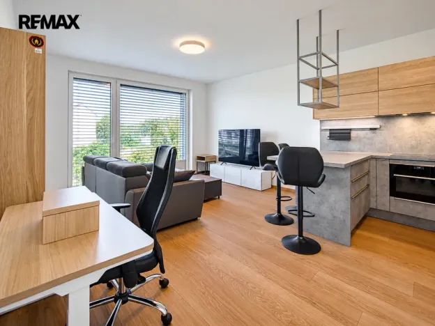 Pronájem bytu 2+kk, Praha - Holešovice, Jankovcova, 52 m2
