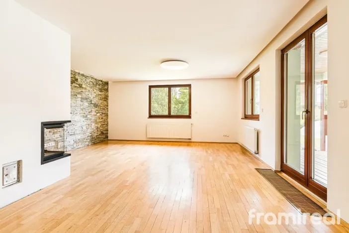 Prodej rodinného domu, Ohrobec, Krátká, 400 m2