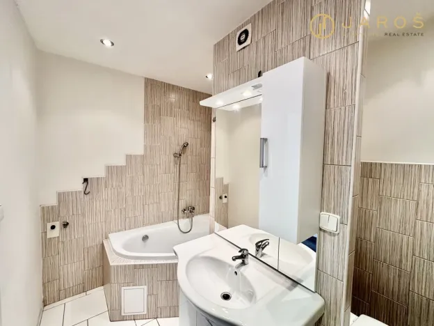 Pronájem bytu 1+1, Klášterec nad Ohří, Dlouhá, 35 m2