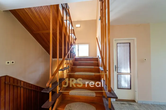 Prodej rodinného domu, Týnec, 312 m2