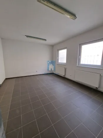 Pronájem skladu, Domažlice, Husova třída, 285 m2
