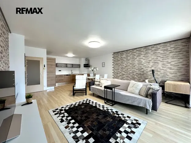 Pronájem bytu 2+kk, Praha - Vysočany, Na Harfě, 81 m2