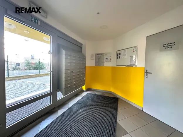 Pronájem bytu 2+kk, Praha - Vysočany, Na Harfě, 81 m2