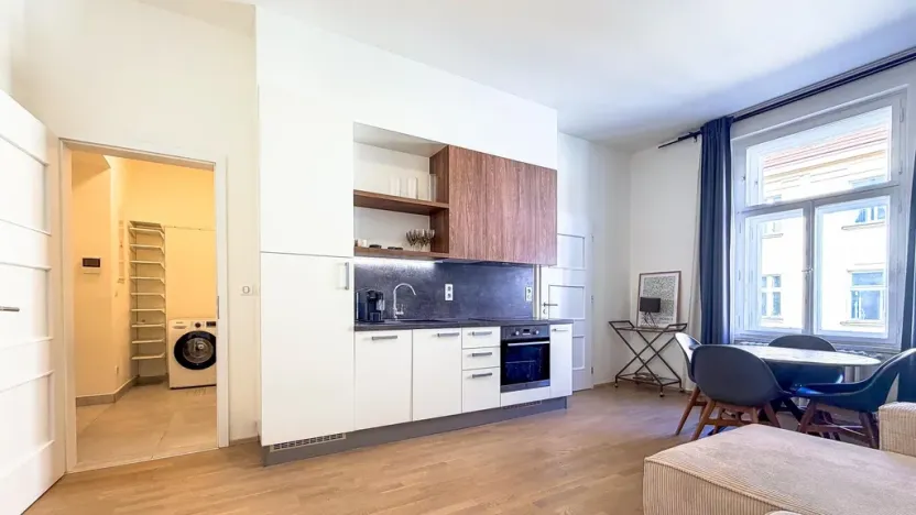 Pronájem bytu 2+kk, Praha - Vinohrady, Rybalkova, 39 m2
