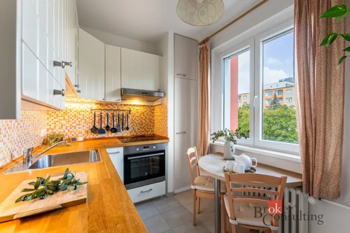 Prodej bytu 2+1, Praha - Vokovice, Africká, 48 m2