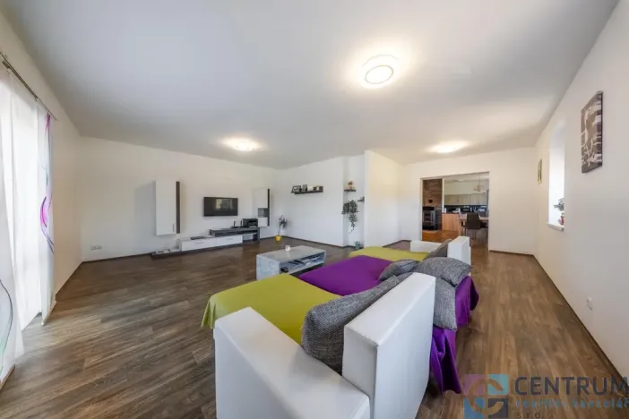 Prodej vícegeneračního domu, Veselá, 265 m2