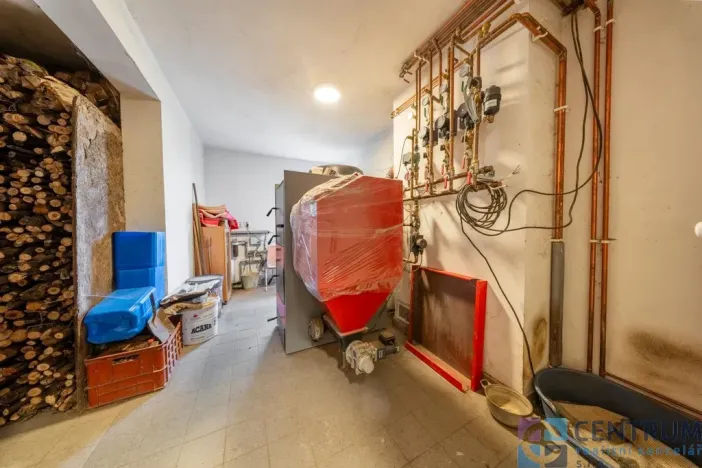 Prodej vícegeneračního domu, Veselá, 265 m2