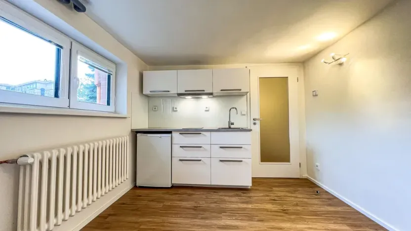 Pronájem bytu 1+kk, Praha - Kunratice, Krameriova, 20 m2