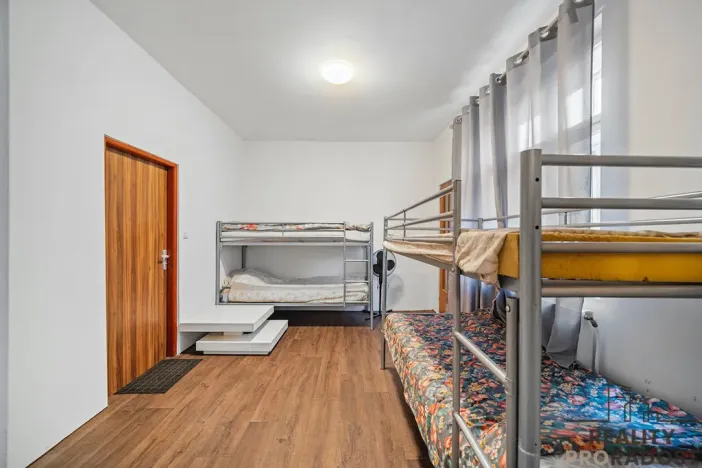 Pronájem pokoje, Sezemice, 30 m2