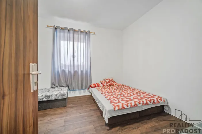 Pronájem pokoje, Sezemice, 30 m2