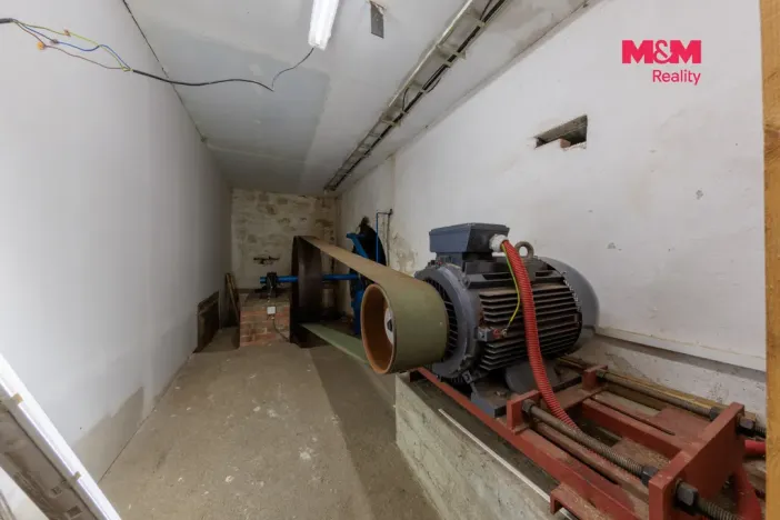 Prodej výrobních prostor, Nejdek, Závodu míru, 2388 m2