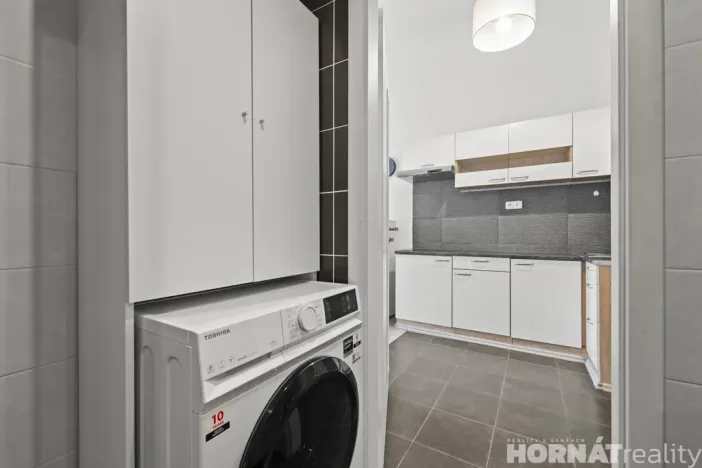 Pronájem bytu 1+kk, Praha - Smíchov, Nádražní, 28 m2
