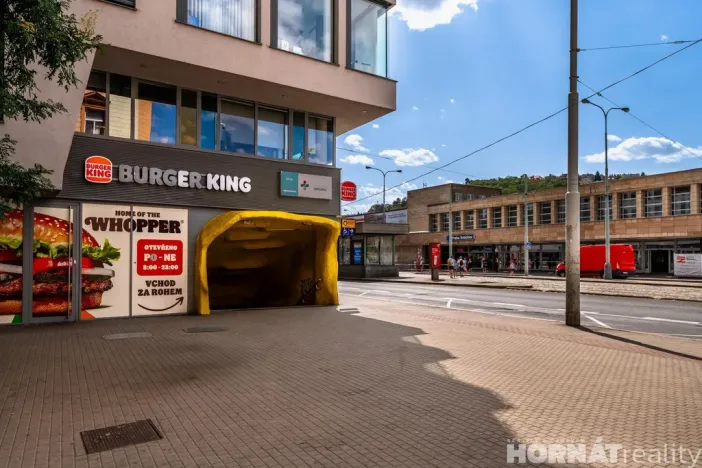 Pronájem bytu 1+kk, Praha - Smíchov, Nádražní, 28 m2