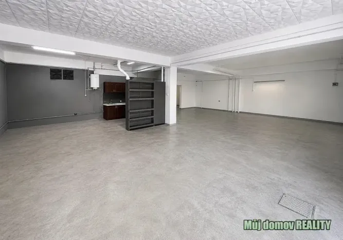 Pronájem nemovitosti, 420 m², Podnikatelská, Praha 9, Běchovice