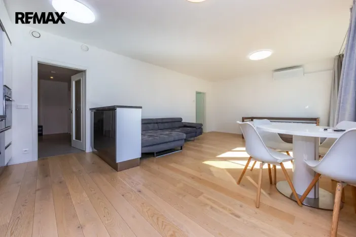 Pronájem bytu 2+kk, Praha - Vršovice, Altajská, 66 m2