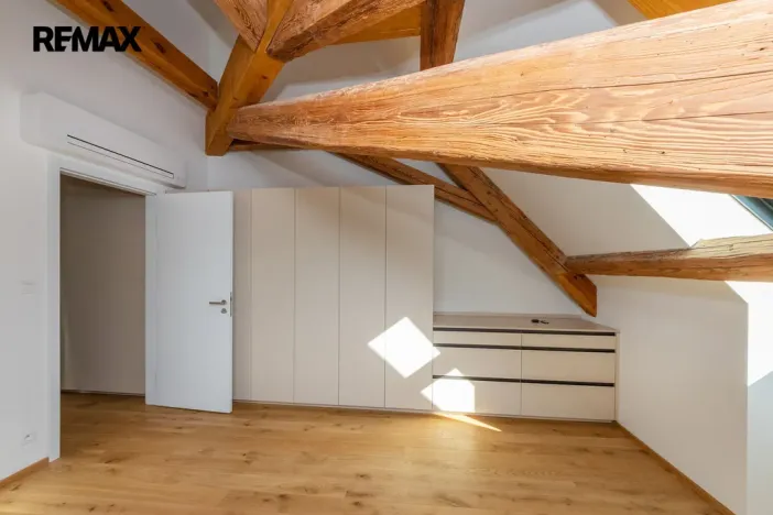 Pronájem bytu 2+kk, Praha - Nusle, Vrtbova, 62 m2