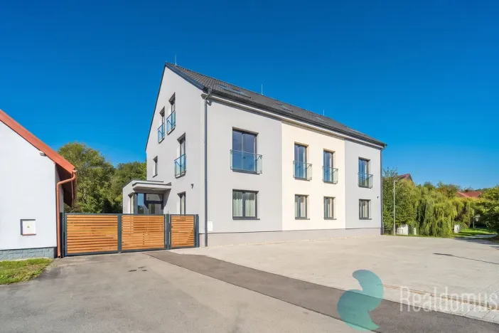 Prodej činžovního domu, Žerčice, 550 m2