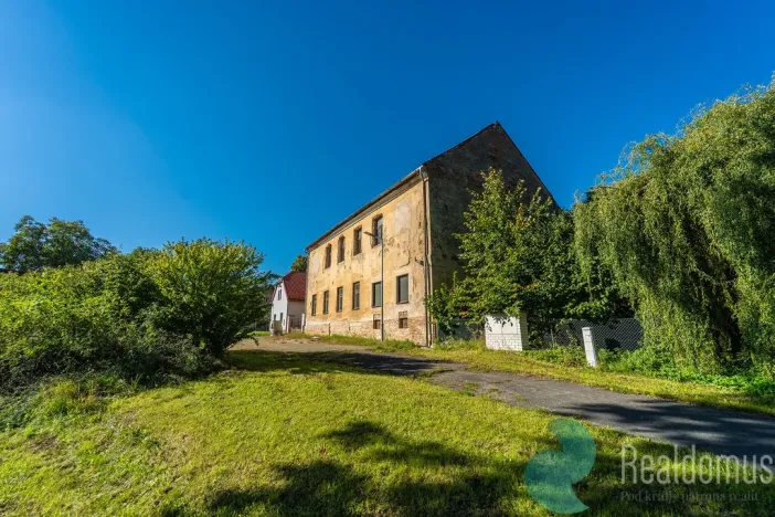 Prodej rodinného domu, Žerčice, 550 m2