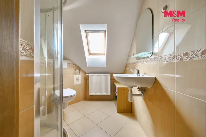 Prodej rodinného domu, Náchod - Lipí, 460 m2