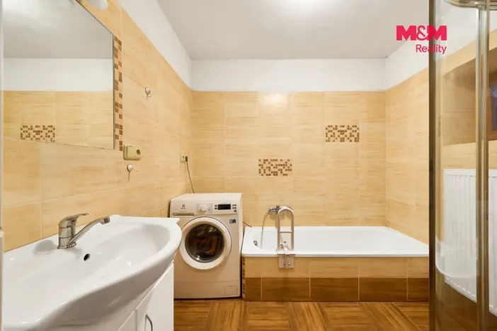 Prodej rodinného domu, Náchod - Lipí, 460 m2