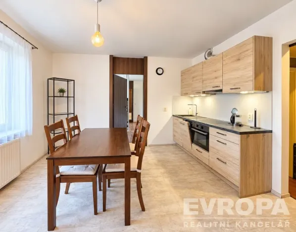 Pronájem bytu 2+1, Praha - Bubeneč, Lotyšská, 58 m2