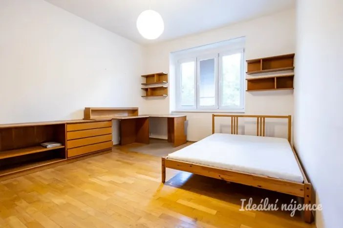 Pronájem bytu 1+kk, Praha - Žižkov, Biskupcova, 29 m2
